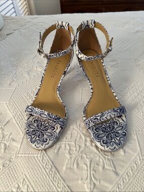 TALBOTS GRECIAN TILE LEATHER ANKLE STRAP HIGH HEELS